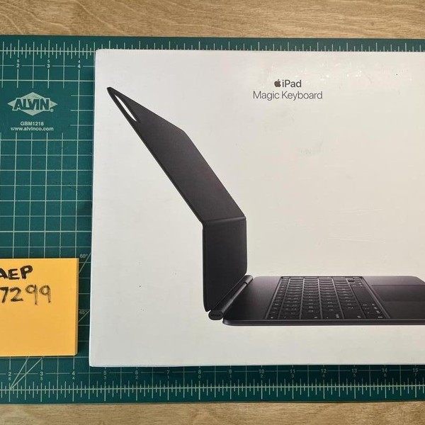 Apple Magic Keyboard for iPad Pro - Black