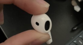 Used
													Apple AirPods 4th Gen - Active Noise Cancellation, photo 4 of 7