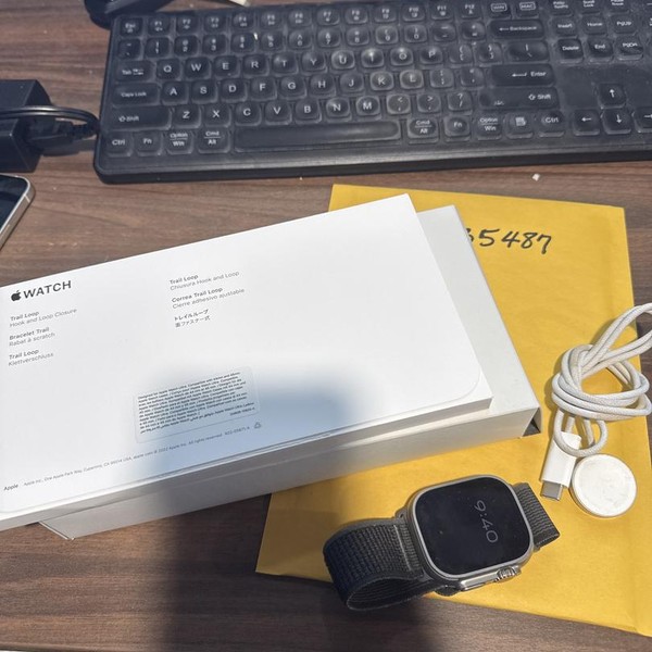 Apple Watch Ultra 49mm - Unlocked, Titanium, A2622