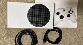 Mint
													Xbox Series S (2020) - White, 512 GB, photo 1 of 4