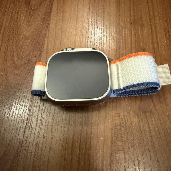 Apple Watch Ultra 49mm - Unlocked, Titanium, A2622