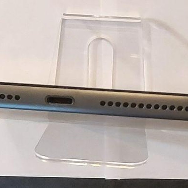 Apple iPad 8th Gen - Wi-Fi, 32 GB, Gray, A2270