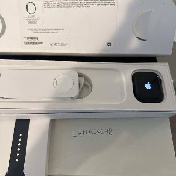 Apple Watch Series 8 45mm - Midnight, A2771 - GPS, Aluminum