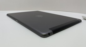 Good
													Apple iPad 7th Gen - Unlocked, Gray, 32 GB, A2200, photo 5 of 5