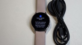 Good
													Samsung Galaxy Watch5 - Unlocked, Gold, 40mm, photo 4 of 5