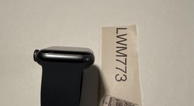 Fair
													Apple Watch Series 5 40mm - Unlocked, Gray, A2094 Cellular, Aluminum, photo 5 of 7