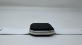 Good
													Apple Watch Series 7 45mm - Unlocked, Starlight, A2477 - Cellular, Aluminum, photo 5 of 6