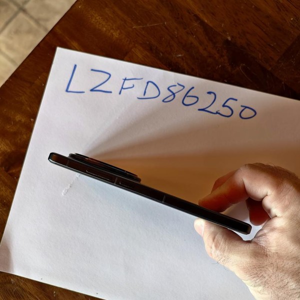 Vivo X200 Pro - Unlocked Non-US, 512 GB, Black, 16 GB