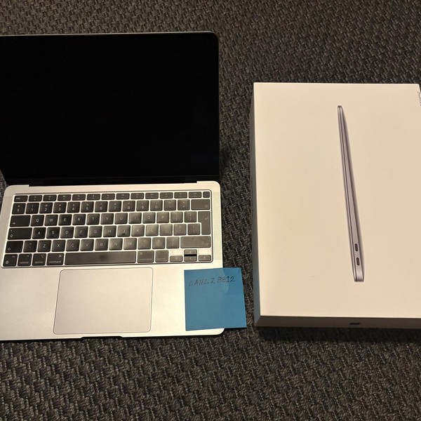 MacBook Air 2020 - 13 inch - 256 GB, Gray, 8 GB, Apple M1