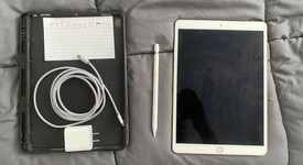 Mint
													Apple iPad Air 3rd Gen - Wi-Fi, Gold, 64 GB, photo 1 of 9