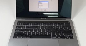 Fair
													MacBook Pro 2016 (With Touch Bar) - 13" - Gray, 512 GB, 16 GB, photo 2 of 8