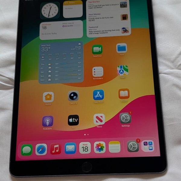 Apple iPad Air 3rd Gen - Wi-Fi, 64 GB, Gray