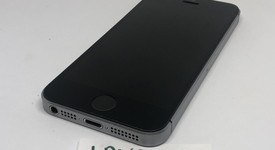 Good
													Apple iPhone SE 1st Gen 2016 - Cricket, Grey, 32 GB, A1662, photo 2 of 9