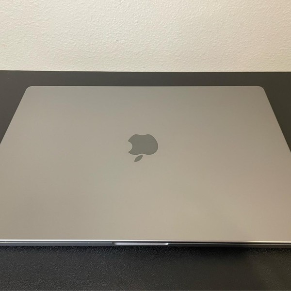 MacBook Pro 2021 - 16 inch - Apple M1 Pro 10-core, Gray, 512 GB, 16 GB
