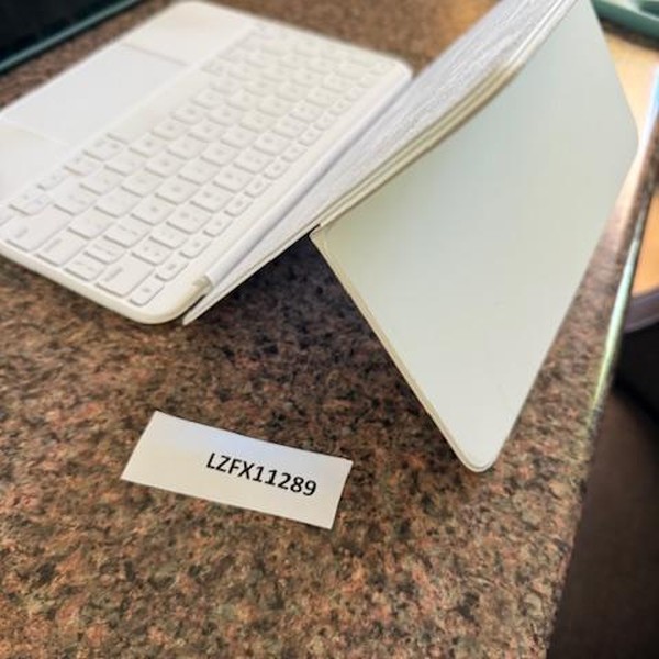 Apple Magic Keyboard Folio - White