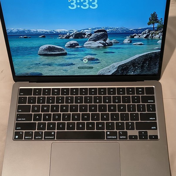 MacBook Air 2022 (M2) - 13 inch - 256 GB, Gray, 8 GB, Apple M2