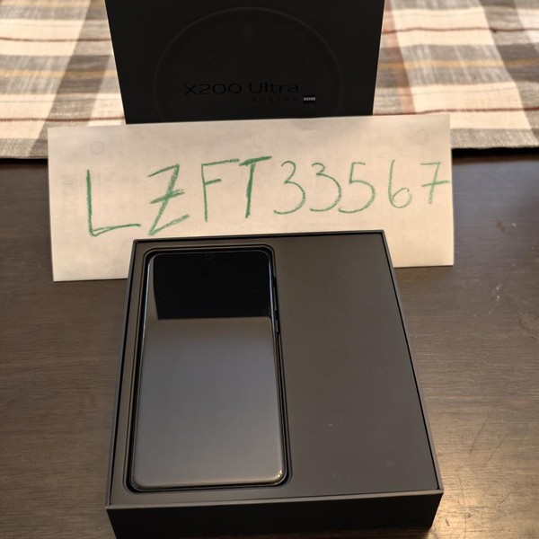 Vivo X200 Ultra - Unlocked Non-US, 512 GB, Red, 16 GB