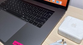 Good
													MacBook Pro 2018 (With Touch Bar) - 15" - I7, Gray, 256 GB, 16 GB, photo 4 of 11