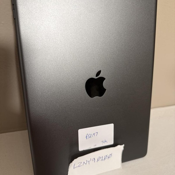 Apple iPad 7th Gen - Wi-Fi, 32 GB, Gray, A2197