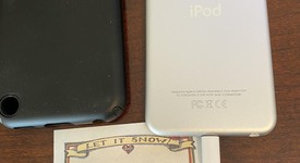 Mint
													Apple iPod Touch 6th Gen - Wi-Fi, Silver, 32 GB, photo 1 of 8