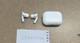 Used
													Apple AirPods Pro - MagSafe Case, photo 3 of 3