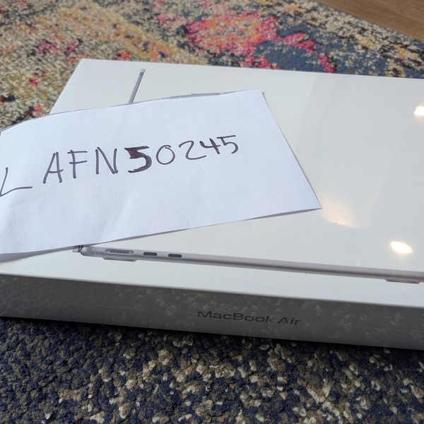 MacBook Air 2022 (M2) - 13 inch - 512 GB, Gray, 16 GB, Apple M2