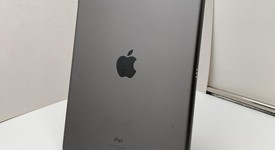 Fair
													Apple iPad 9th Gen - Unlocked, Gray, 64 GB, A2603, photo 3 of 11