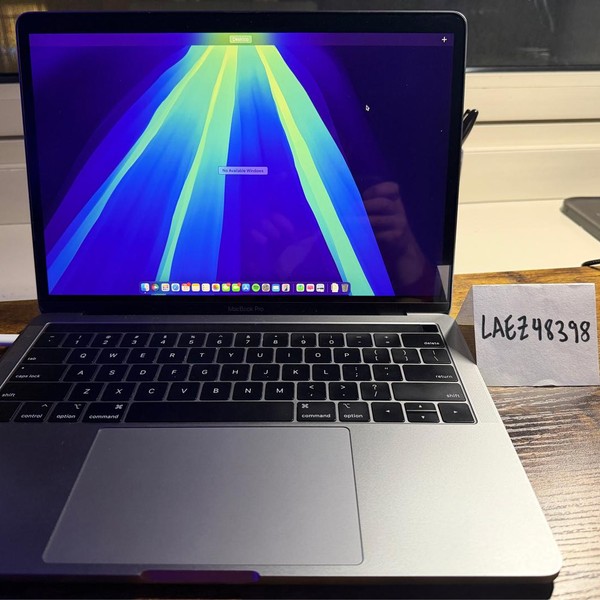 MacBook Pro 2019 - 13 inch - 128 GB, Gray, 8 GB, Intel Core i7