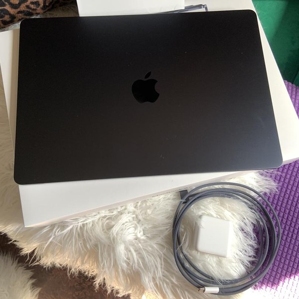MacBook Air 2023 (M2) - 15 inch - 256 GB, Midnight, 8 GB, Apple M2