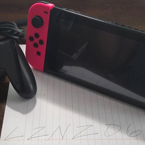 Nintendo Switch - 32 GB, Pink & Green