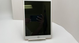 Mint
													Apple iPad 7th Gen - Wi-Fi, Gold, 32 GB, A2197, photo 2 of 5