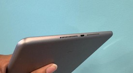 Mint
													Apple iPad 5th Gen - Unlocked, Gray, 32 GB, A1823, photo 5 of 5