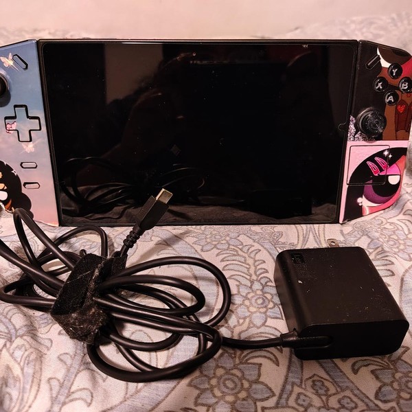 Lenovo Legion Go - 1 TB, Black, 16 GB, AMD Ryzen Z1 Extreme