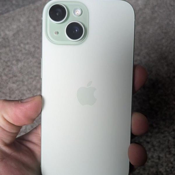 Apple iPhone 15 - Unlocked, 256 GB, Green, A2846