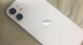 Mint
													Apple iPhone 12 - Unlocked, White, 128 GB, A2172, photo 3 of 7