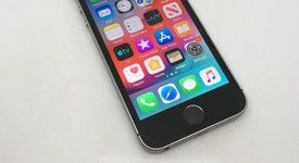Good
													Apple iPhone SE 1st Gen 2016 - Sprint, Grey, 32 GB, A1723, photo 1 of 12