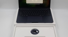 Good
													MacBook Air 2025 (M4) - 13" - Apple M4, Midnight, 256 GB, 16 GB, photo 1 of 9
