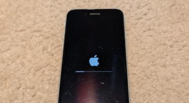 Fair
													Apple iPhone SE 2nd Gen 2020 - Unlocked, White, 128 GB, A2275, photo 2 of 10