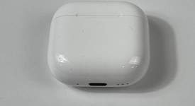 New
													Apple AirPods 4th Gen - Active Noise Cancellation, photo 2 of 9