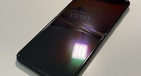 Mint
													Motorola Razr (2024) - Visible, Gray, 256 GB, 8 GB, photo 4 of 16