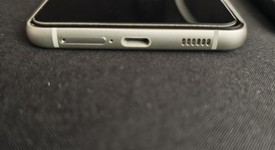 Good
													Samsung Galaxy S21 FE 5G - Unlocked, Olive, 128 GB, 6 GB, SM-G990U1, photo 3 of 9
