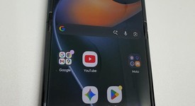 Mint
													Motorola Razr (2025) - Unlocked, Blue, 256 GB, 8 GB, photo 3 of 16