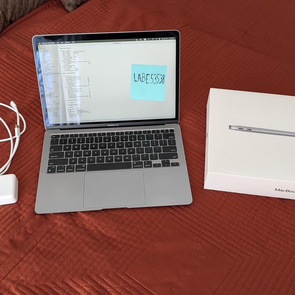 MacBook Air 2020 - 13 inch - Apple M1, Gray, 256 GB, 8 GB