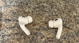 Used
													Apple AirPods Pro 2nd Gen - Lightning, photo 5 of 10