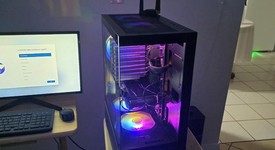Mint
													Custom Gaming PC, photo 4 of 7