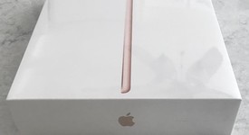 New
													Apple iPad 7th Gen - Wi-Fi, Gold, 32 GB, A2197, photo 4 of 7