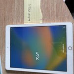 Good Apple iPad (5th Gen) - Wi-Fi, 32 GB, Gold, A1822