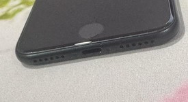 Fair
													Apple iPhone SE 2nd Gen 2020 - Unlocked, Black, 64 GB, A2275, photo 4 of 8