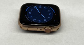 Good
													Apple Watch Series 6 44mm - Unlocked, Gold, A2294 - Cellular, Aluminum, photo 4 of 5