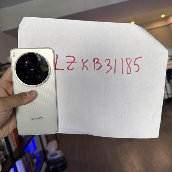 Vivo X200 Ultra - Unlocked Non-US, 512 GB, Silver, 16 GB